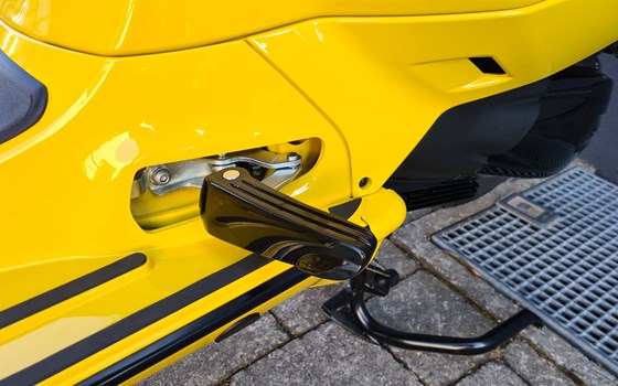 Umgebautes Motorrad Vespa GTS 300 hpe Super von MK Cycle Shop GmbH & Co. KG - Bild 12 Umgebautes Motorrad Vespa GTS 300 hpe Super von MK Cycle Shop GmbH & Co. KG - Bild 12