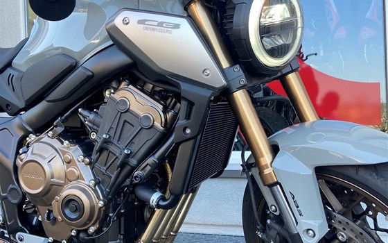 Umgebautes Motorrad Honda CB 650 von Direct Performance - Bild 2 Umgebautes Motorrad Honda CB 650 von Direct Performance - Bild 2