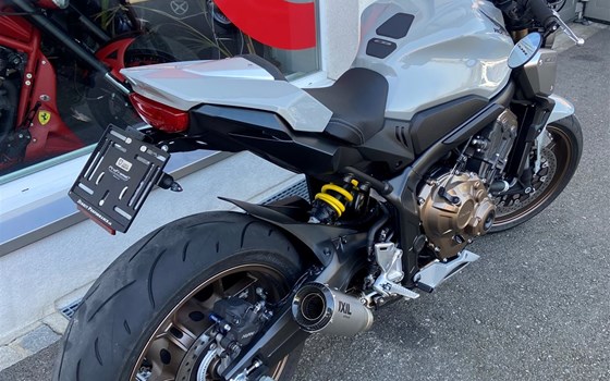 Umgebautes Motorrad Honda CB 650 von Direct Performance - Bild 6 Umgebautes Motorrad Honda CB 650 von Direct Performance - Bild 6