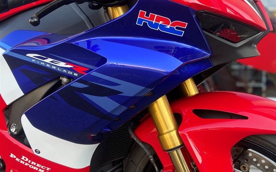 Umgebautes Motorrad Honda CBR1000RR Fireblade SP von Direct Performance - Bild 3
