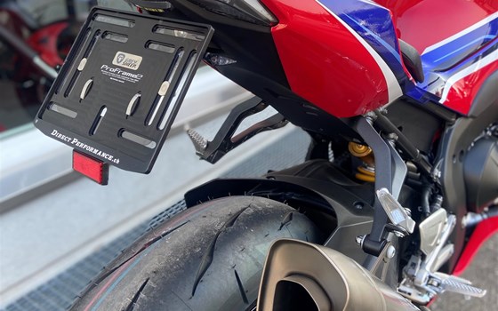 Umgebautes Motorrad Honda CBR1000RR Fireblade SP von Direct Performance - Bild 5