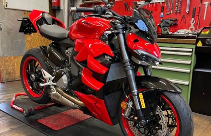 Ducati Streetfighter V2 Custom Bike Ducati Streetfighter V2 Custom Bike