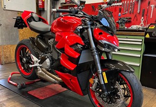 Ducati Streetfighter V2 Ducati Streetfighter V2