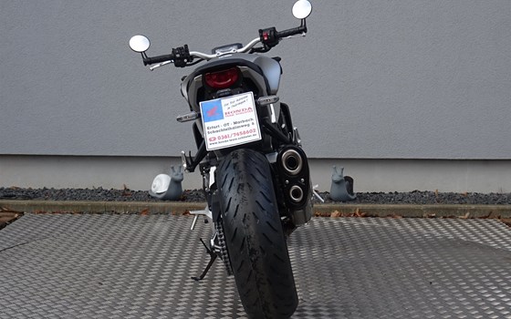 Umgebautes Motorrad Honda CB 1000 R von Zweiradtechnik Jörg Schlieter - Bild 10 Umgebautes Motorrad Honda CB 1000 R von Zweiradtechnik Jörg Schlieter - Bild 10