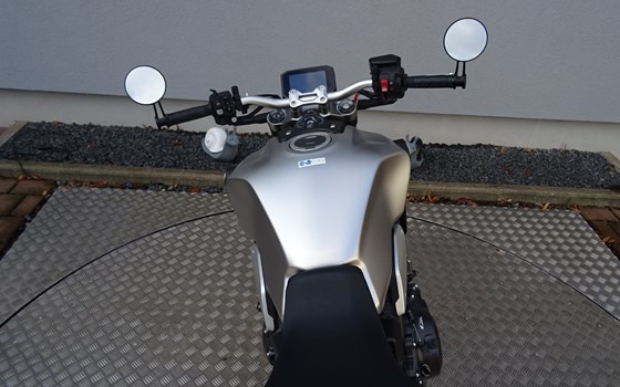 Umgebautes Motorrad Honda CB 1000 R von Zweiradtechnik Jörg Schlieter - Bild 13 Umgebautes Motorrad Honda CB 1000 R von Zweiradtechnik Jörg Schlieter - Bild 13