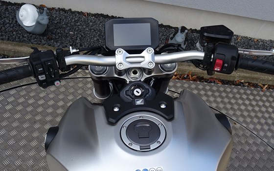 Umgebautes Motorrad Honda CB 1000 R von Zweiradtechnik Jörg Schlieter - Bild 15 Umgebautes Motorrad Honda CB 1000 R von Zweiradtechnik Jörg Schlieter - Bild 15