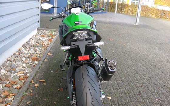 Umgebautes Motorrad Kawasaki Z H2 SE von Alfred Kührer Moto-Service u. Zubehör - Bild 9 Umgebautes Motorrad Kawasaki Z H2 SE von Alfred Kührer Moto-Service u. Zubehör - Bild 9