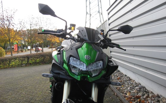 Umgebautes Motorrad Kawasaki Z H2 SE von Alfred Kührer Moto-Service u. Zubehör - Bild 4 Umgebautes Motorrad Kawasaki Z H2 SE von Alfred Kührer Moto-Service u. Zubehör - Bild 4