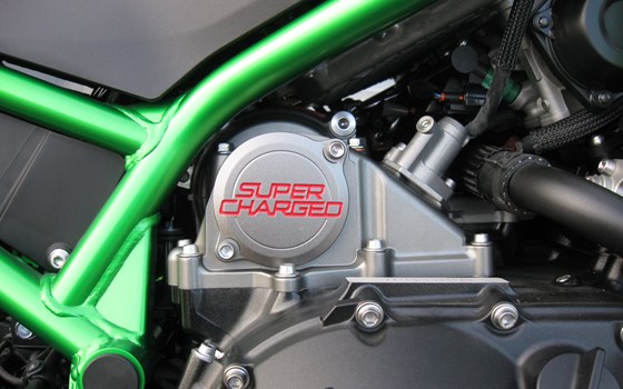 Umgebautes Motorrad Kawasaki Z H2 SE von Alfred Kührer Moto-Service u. Zubehör - Bild 5 Umgebautes Motorrad Kawasaki Z H2 SE von Alfred Kührer Moto-Service u. Zubehör - Bild 5