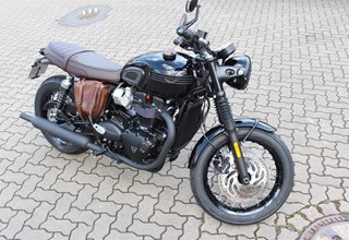 Triumph Bonneville T120 Black