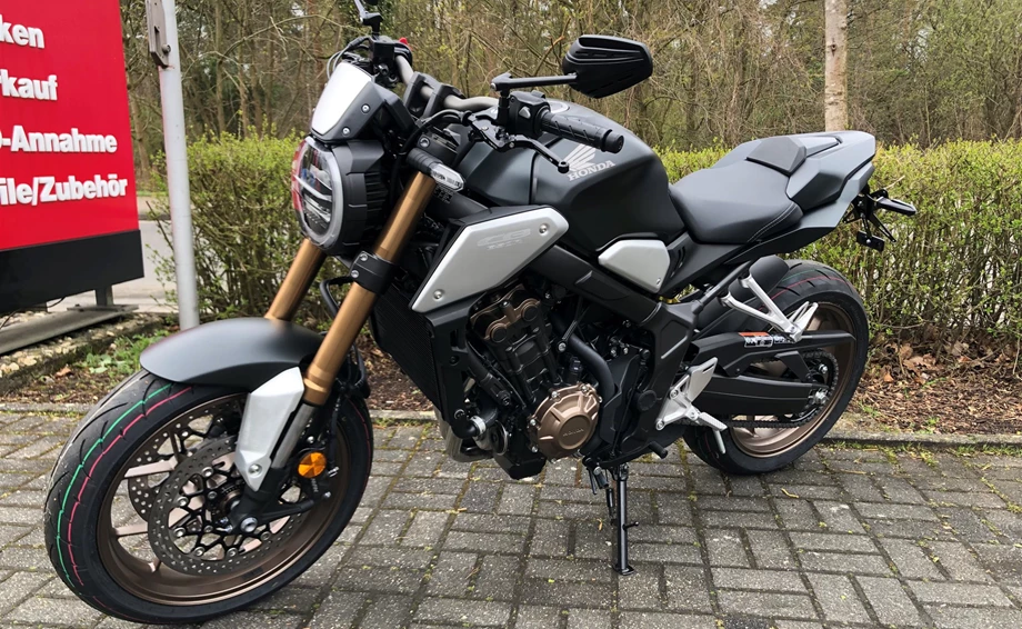 Umbgebautes Motorrad Honda CB650R Bild 14: Umbgebautes Motorrad Honda CB650R