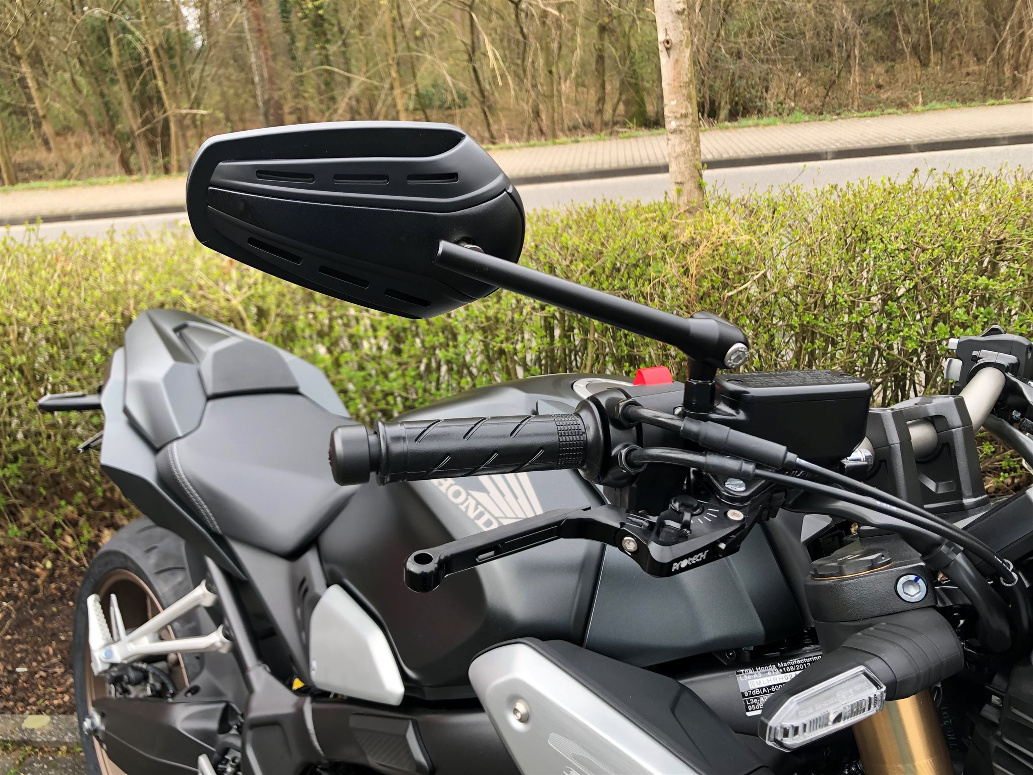 Details zum Mietmotorrad Honda CB650R des Händlers Tempo-Zweirad