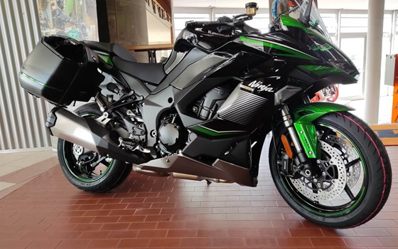 Umgebautes Motorrad Kawasaki Ninja 1000SX von Zweirad Waibel GmbH & Co. KG - Bild 1 Umgebautes Motorrad Kawasaki Ninja 1000SX von Zweirad Waibel GmbH & Co. KG - Bild 1