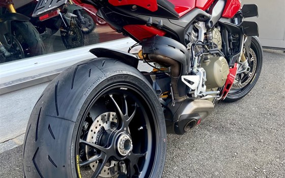 Umgebautes Motorrad Ducati Streetfighter V4 S von Direct Performance - Bild 9 Umgebautes Motorrad Ducati Streetfighter V4 S von Direct Performance - Bild 9