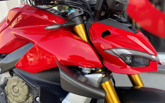Umgebautes Motorrad Ducati Streetfighter V4 S von Direct Performance - Bild 5 Umgebautes Motorrad Ducati Streetfighter V4 S von Direct Performance - Bild 5