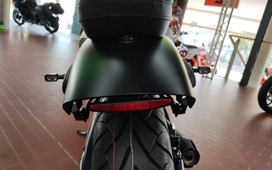 Umgebautes Motorrad Kawasaki Vulcan S von Zweirad Waibel GmbH & Co. KG - Bild 4 Umgebautes Motorrad Kawasaki Vulcan S von Zweirad Waibel GmbH & Co. KG - Bild 4