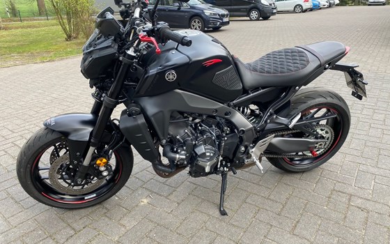 Umgebautes Motorrad Yamaha MT-09 von Scholly´s Motorrad GmbH - Bild 1