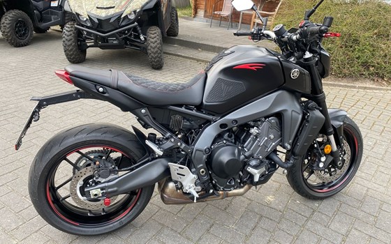 Umgebautes Motorrad Yamaha MT-09 von Scholly´s Motorrad GmbH - Bild 4