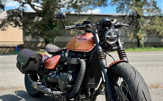 Umgebautes Motorrad Triumph Bonneville Bobber Black von Pat-Bikes - Bild 2 Umgebautes Motorrad Triumph Bonneville Bobber Black von Pat-Bikes - Bild 2