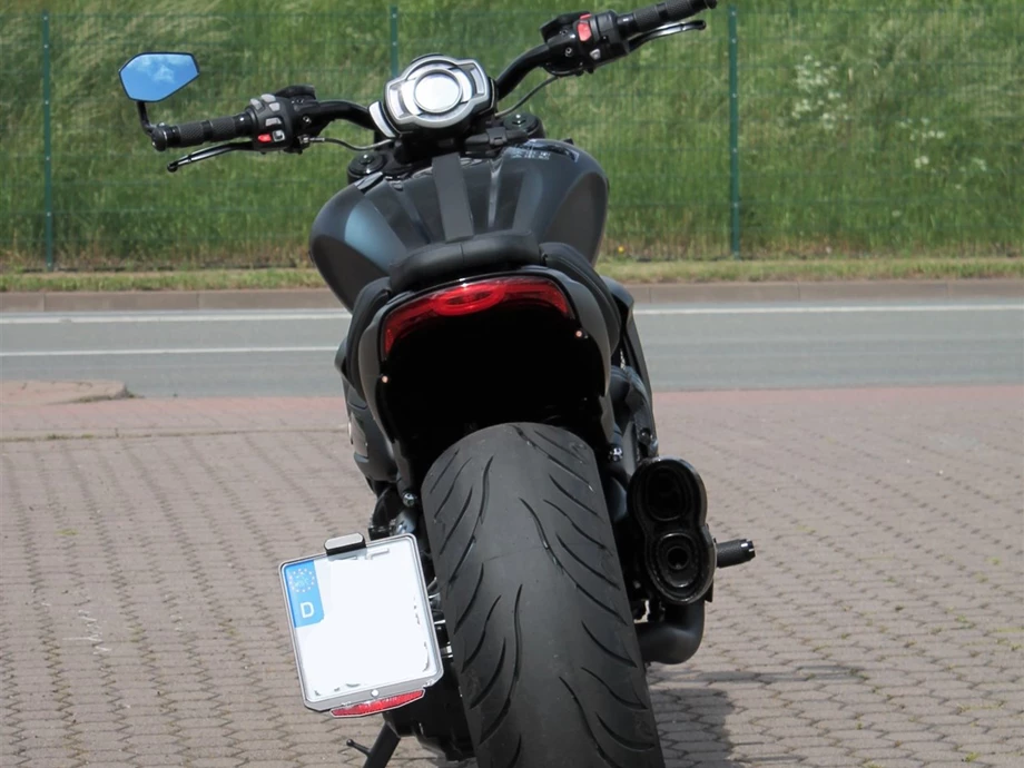 Umbgebautes Motorrad Triumph Rocket 3 R Black Bild 4: Umbgebautes Motorrad Triumph Rocket 3 R Black