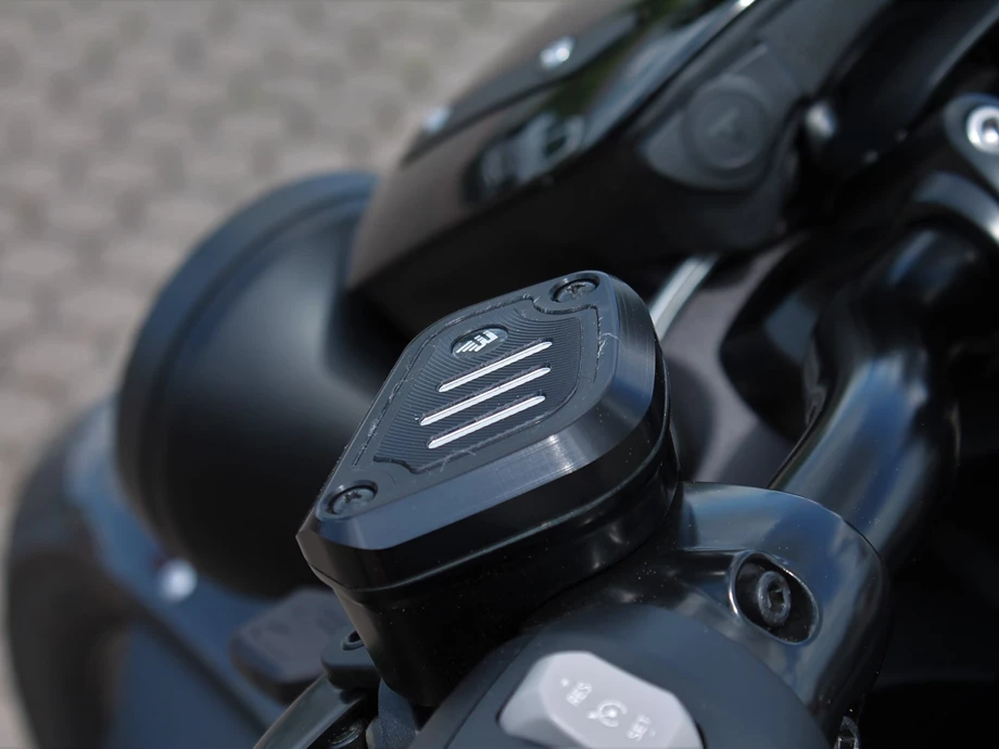 Umbgebautes Motorrad Triumph Rocket 3 R Black Bild 8: Umbgebautes Motorrad Triumph Rocket 3 R Black