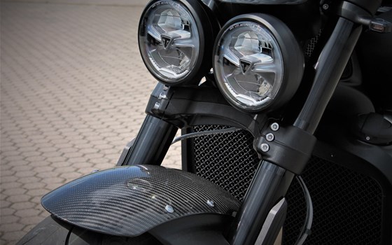 Umgebautes Motorrad Triumph Rocket 3 R Black von Stärker-Profil GmbH - Bild 17 Umgebautes Motorrad Triumph Rocket 3 R Black von Stärker-Profil GmbH - Bild 17