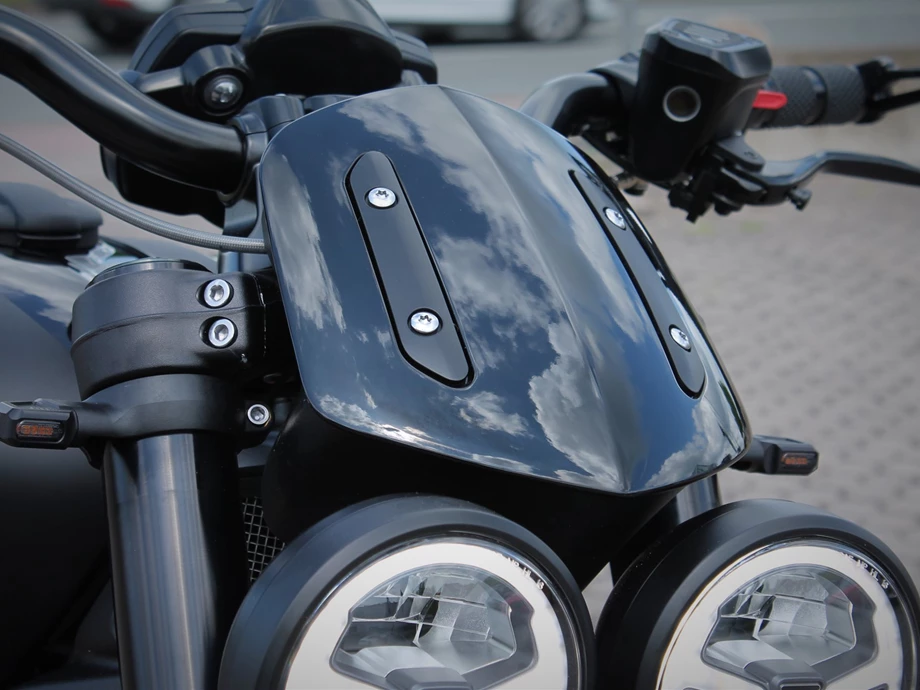 Umbgebautes Motorrad Triumph Rocket 3 R Black Bild 21: Umbgebautes Motorrad Triumph Rocket 3 R Black