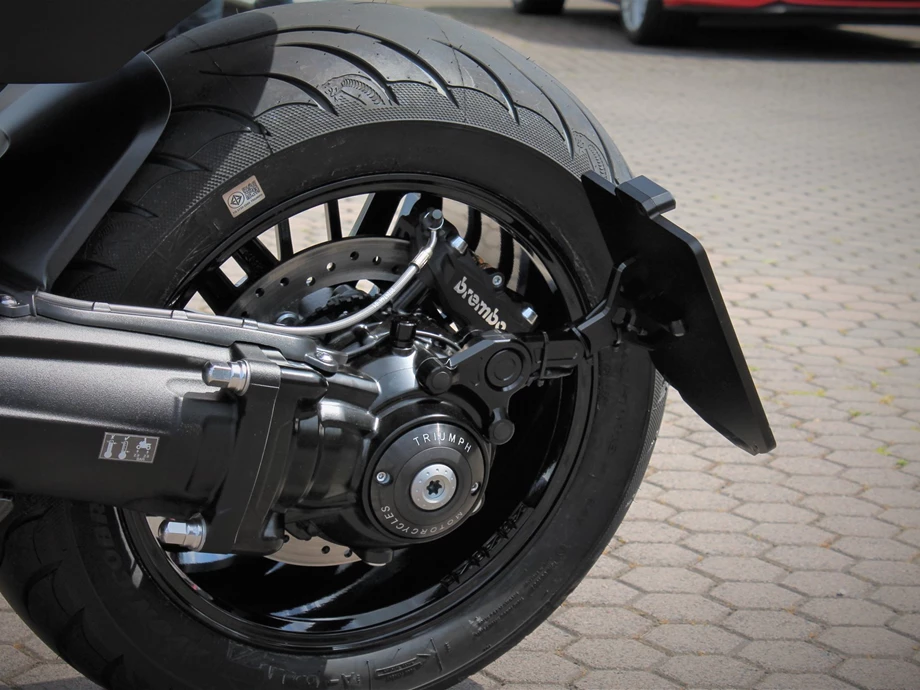 Umbgebautes Motorrad Triumph Rocket 3 R Black Bild 5: Umbgebautes Motorrad Triumph Rocket 3 R Black