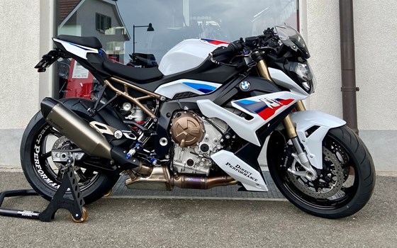 Umgebautes Motorrad BMW S 1000 R von Direct Performance - Bild 1 Umgebautes Motorrad BMW S 1000 R von Direct Performance - Bild 1