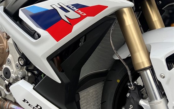 Umgebautes Motorrad BMW S 1000 R von Direct Performance - Bild 2 Umgebautes Motorrad BMW S 1000 R von Direct Performance - Bild 2