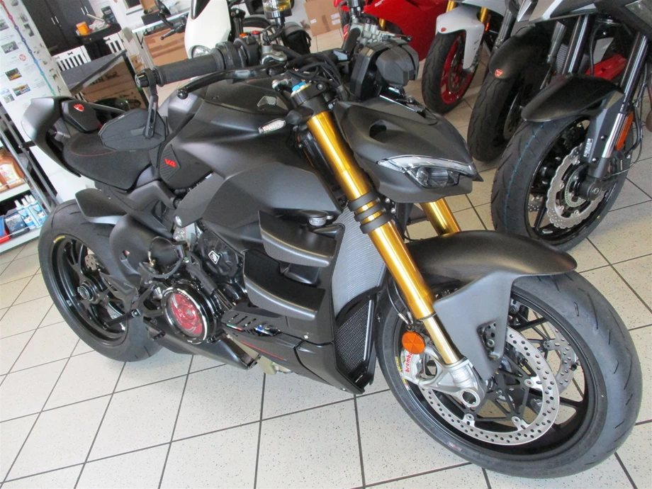 Umbgebautes Motorrad Ducati Streetfighter V4 S Bild 16: Umbgebautes Motorrad Ducati Streetfighter V4 S