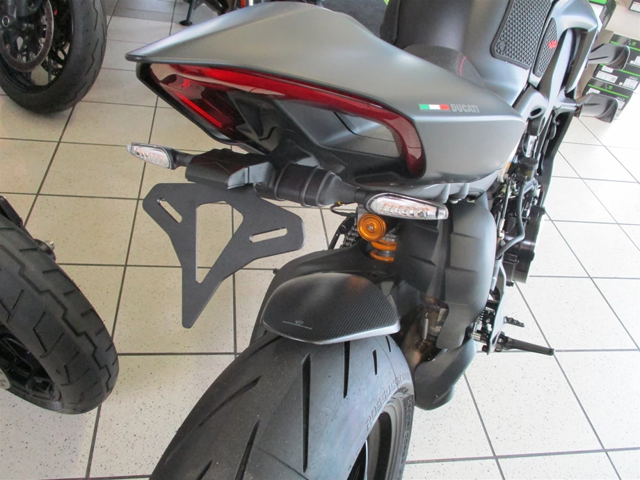 Umbgebautes Motorrad Ducati Streetfighter V4 S Bild 5: Umbgebautes Motorrad Ducati Streetfighter V4 S
