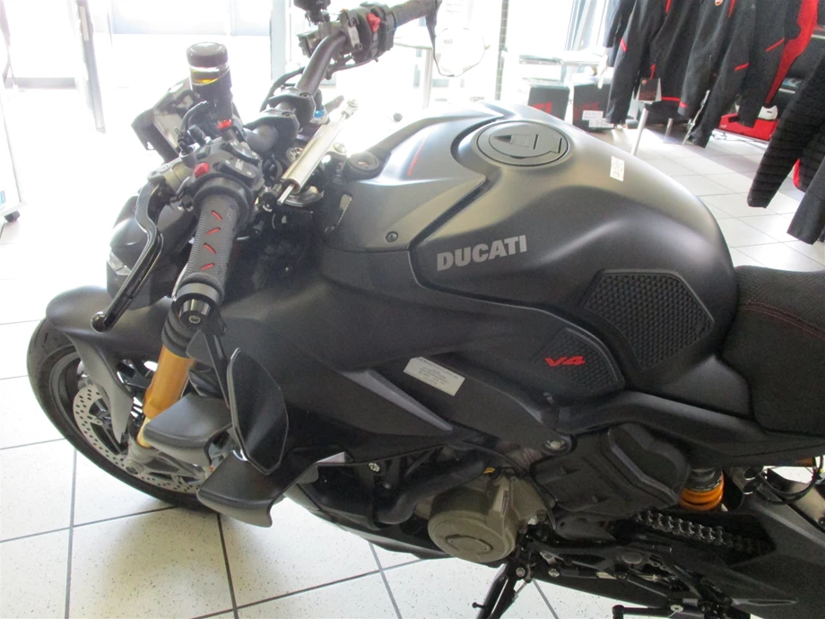 Umbgebautes Motorrad Ducati Streetfighter V4 S Bild 11: Umbgebautes Motorrad Ducati Streetfighter V4 S