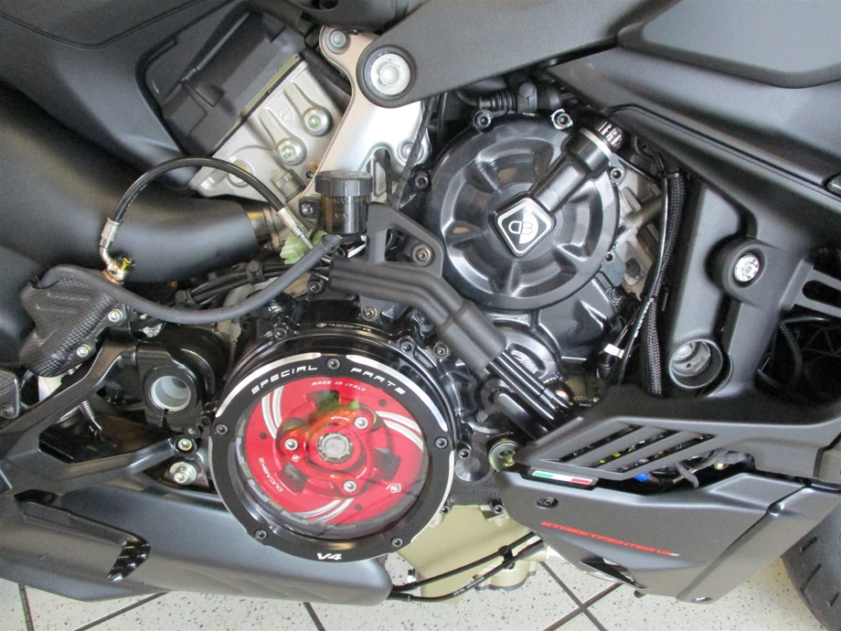 Umbgebautes Motorrad Ducati Streetfighter V4 S Bild 2: Umbgebautes Motorrad Ducati Streetfighter V4 S