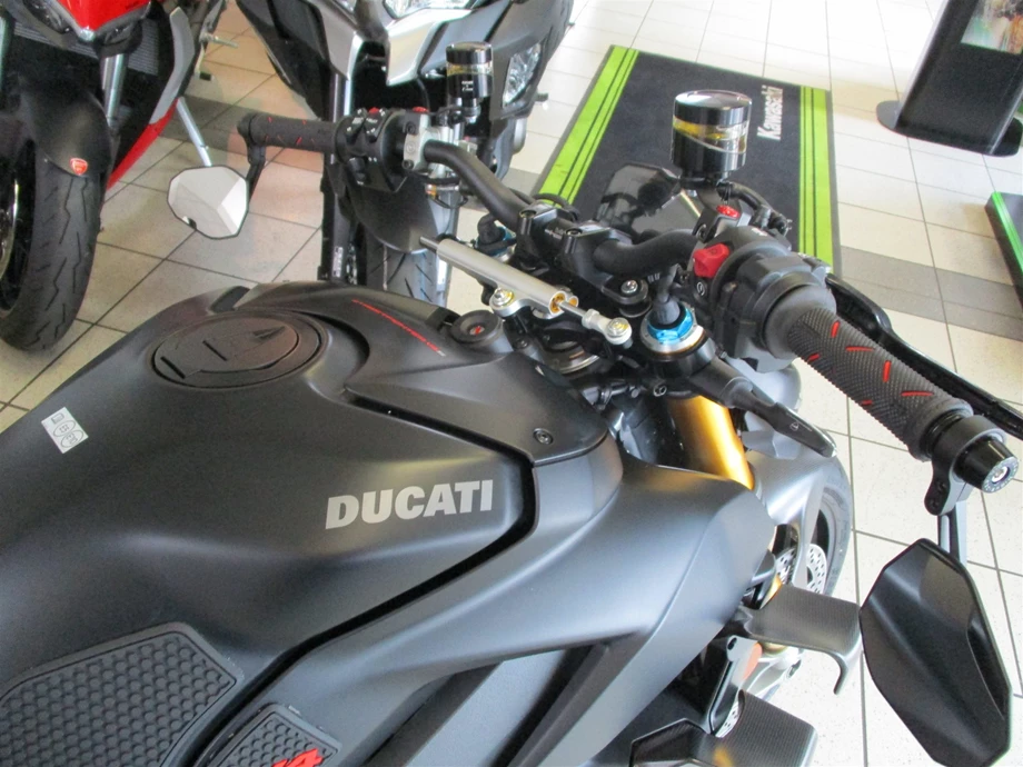 Umbgebautes Motorrad Ducati Streetfighter V4 S Bild 6: Umbgebautes Motorrad Ducati Streetfighter V4 S