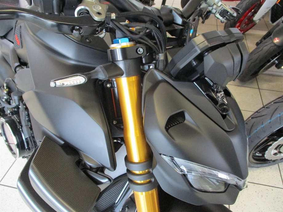 Umbgebautes Motorrad Ducati Streetfighter V4 S Bild 15: Umbgebautes Motorrad Ducati Streetfighter V4 S