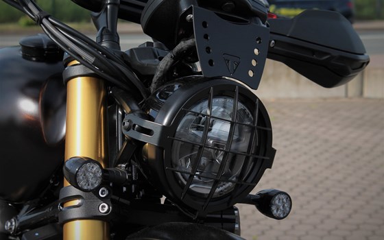 Umgebautes Motorrad Triumph Scrambler 1200 XE von Stärker-Profil GmbH - Bild 15 Umgebautes Motorrad Triumph Scrambler 1200 XE von Stärker-Profil GmbH - Bild 15