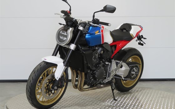 Umgebautes Motorrad Honda CB 1000 R von Zweiradparadies Denk GmbH & Co. KG - Bild 3 Umgebautes Motorrad Honda CB 1000 R von Zweiradparadies Denk GmbH & Co. KG - Bild 3