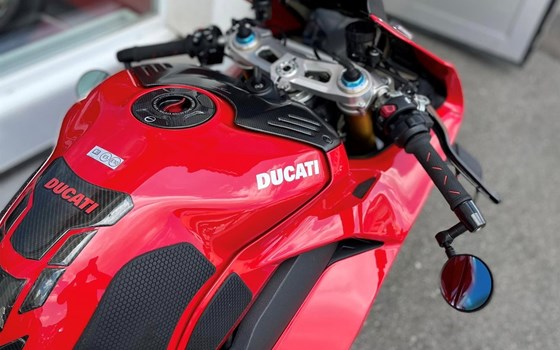 Umgebautes Motorrad Ducati Panigale V4 S von Direct Performance - Bild 6 Umgebautes Motorrad Ducati Panigale V4 S von Direct Performance - Bild 6