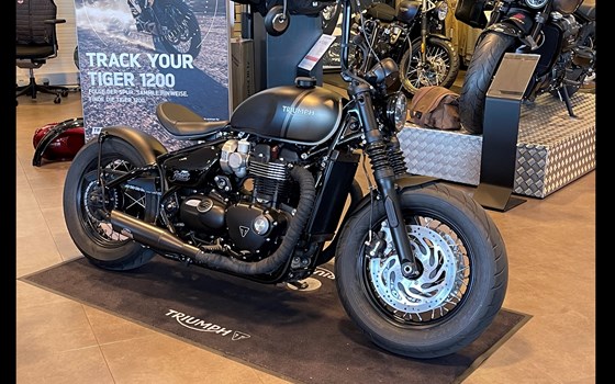 Umgebautes Motorrad Triumph Bonneville Bobber Black von Stärker-Profil GmbH - Bild 2 Umgebautes Motorrad Triumph Bonneville Bobber Black von Stärker-Profil GmbH - Bild 2