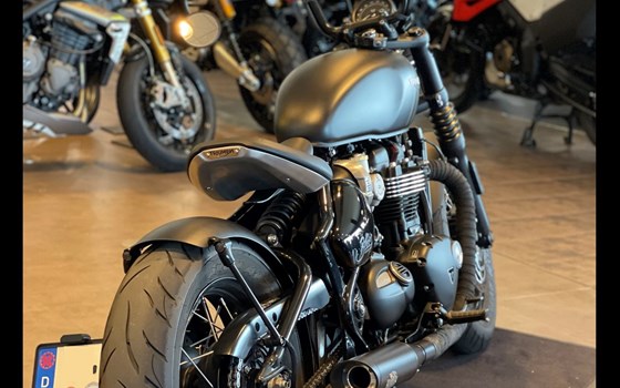 Umgebautes Motorrad Triumph Bonneville Bobber Black von Stärker-Profil GmbH - Bild 10 Umgebautes Motorrad Triumph Bonneville Bobber Black von Stärker-Profil GmbH - Bild 10