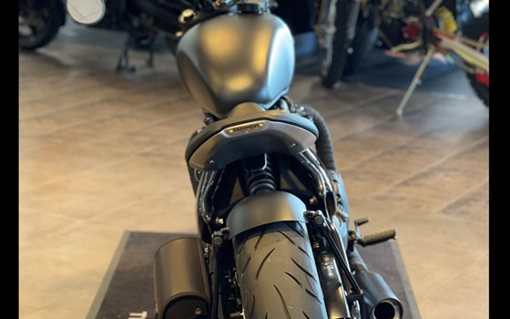 Umgebautes Motorrad Triumph Bonneville Bobber Black von Stärker-Profil GmbH - Bild 12 Umgebautes Motorrad Triumph Bonneville Bobber Black von Stärker-Profil GmbH - Bild 12