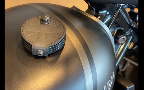 Umgebautes Motorrad Triumph Bonneville Bobber Black von Stärker-Profil GmbH - Bild 8 Umgebautes Motorrad Triumph Bonneville Bobber Black von Stärker-Profil GmbH - Bild 8