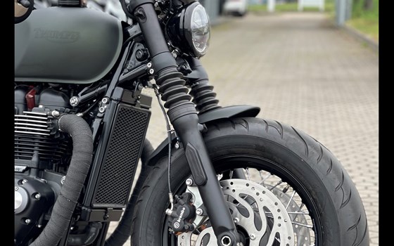 Umgebautes Motorrad Triumph Bonneville Bobber von Stärker-Profil GmbH - Bild 11 Umgebautes Motorrad Triumph Bonneville Bobber von Stärker-Profil GmbH - Bild 11