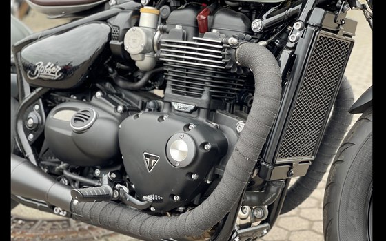 Umgebautes Motorrad Triumph Bonneville Bobber von Stärker-Profil GmbH - Bild 12 Umgebautes Motorrad Triumph Bonneville Bobber von Stärker-Profil GmbH - Bild 12