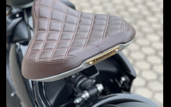 Umgebautes Motorrad Triumph Bonneville Bobber von Stärker-Profil GmbH - Bild 14 Umgebautes Motorrad Triumph Bonneville Bobber von Stärker-Profil GmbH - Bild 14