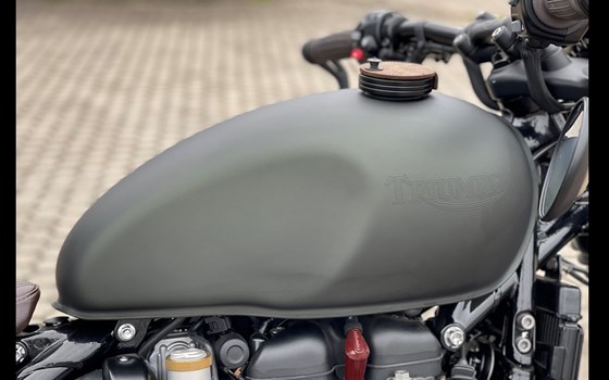 Umgebautes Motorrad Triumph Bonneville Bobber von Stärker-Profil GmbH - Bild 3 Umgebautes Motorrad Triumph Bonneville Bobber von Stärker-Profil GmbH - Bild 3