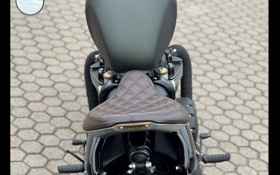 Umgebautes Motorrad Triumph Bonneville Bobber von Stärker-Profil GmbH - Bild 7 Umgebautes Motorrad Triumph Bonneville Bobber von Stärker-Profil GmbH - Bild 7