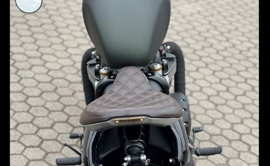 Umbgebautes Motorrad Triumph Bonneville Bobber Bild 7: Umbgebautes Motorrad Triumph Bonneville Bobber