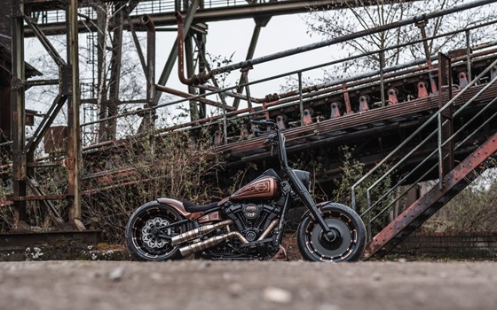 Umgebautes Motorrad Harley-Davidson Softail Fat Boy 114 FLFBS von X-Trem Custombikes - Bild 16